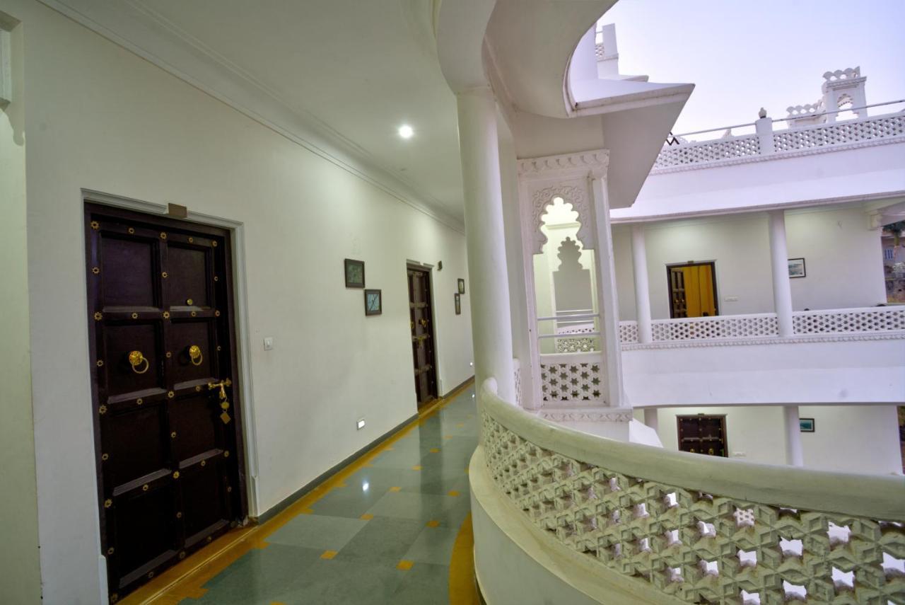Sai Palace Ξενοδοχείο Ουνταϊπούρ Εξωτερικό φωτογραφία