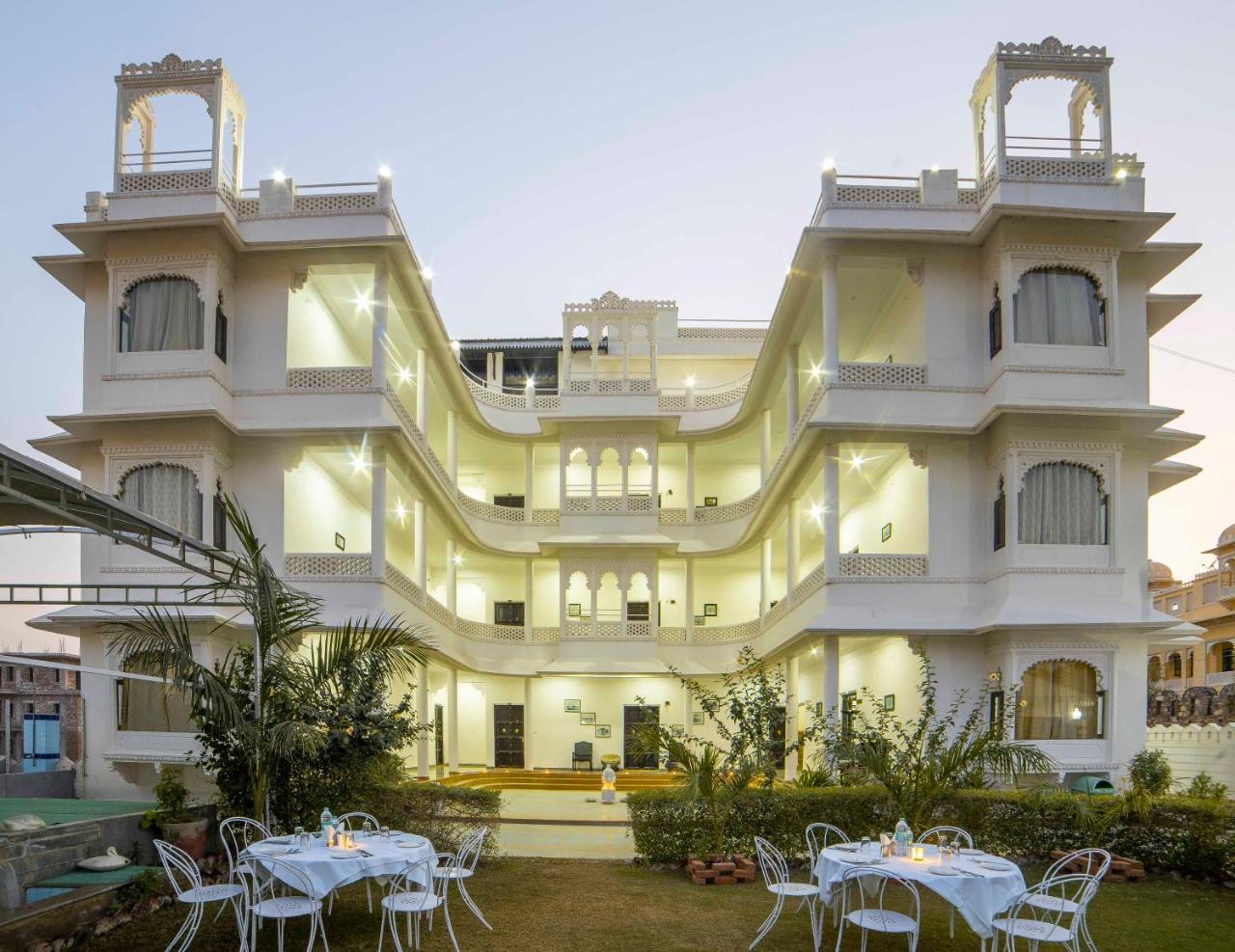 Sai Palace Ξενοδοχείο Ουνταϊπούρ Εξωτερικό φωτογραφία