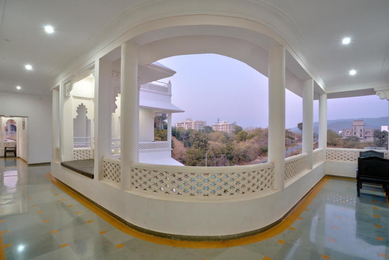 Sai Palace Ξενοδοχείο Ουνταϊπούρ Εξωτερικό φωτογραφία